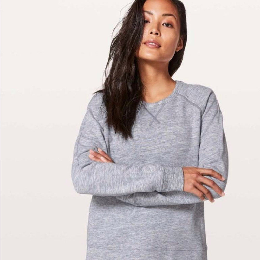 Lululemon Just Pleat it crew pullover